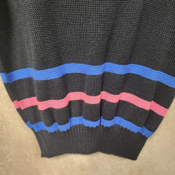 Kenneth Too VTG Women's Black Embroidered Sweater  With Multi Color Trim Sz S - Picture 10 of 15
